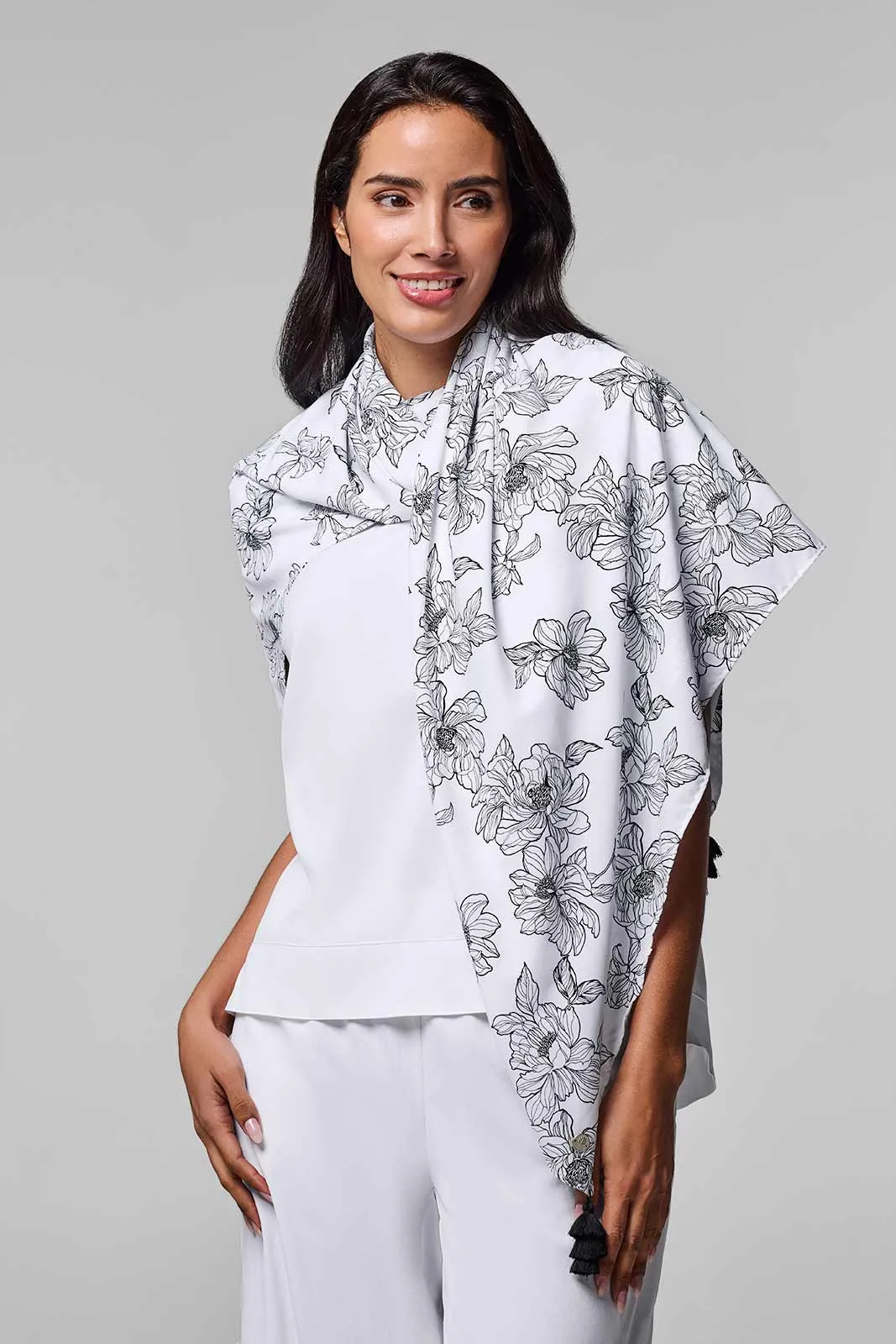 Minneola Featherlight Scarf | White/Black Perfect Peony